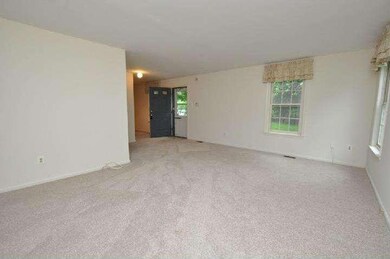 834 Westfield Dr unit 4, Cinnaminson, NJ 08077 - photo 3