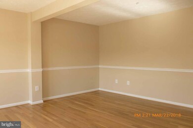 8537 Pine Meadows Dr, Odenton, MD 21113 - photo 2