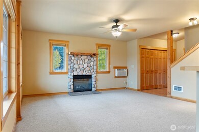 300 Cascadian Ct unit 15, Winthrop, WA 98862 - photo 7