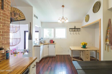 2143 W Monona Dr-5