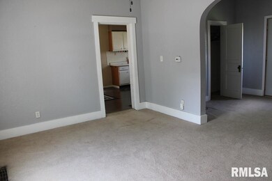 1501 W 4th St, Davenport, IA 52802 - photo 4