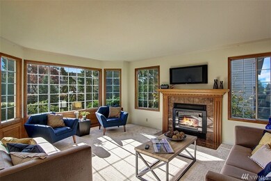 541 Hemlock Way, Edmonds, WA 98020 - photo 2