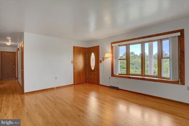 1292 Hollywell Ave, Chambersburg, PA 17201 - photo 7