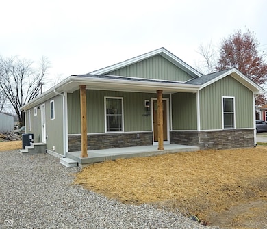 316 Vine St, Crothersville, IN 47229 - photo 2