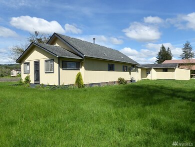 3906 Whitcomb St, Raymond, WA 98577 - photo 2