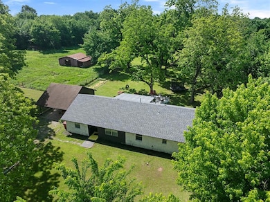 308 E Highland St, Hugo, OK 74743 - photo 5