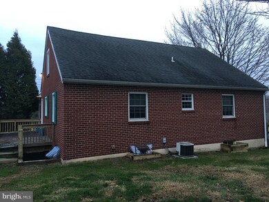 5449 Haring Rd, Doylestown, PA 18902 - photo 4