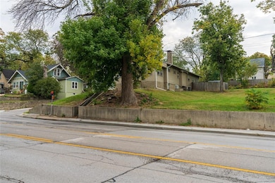 3131 6th Ave, Des Moines, IA 50313 - photo 4