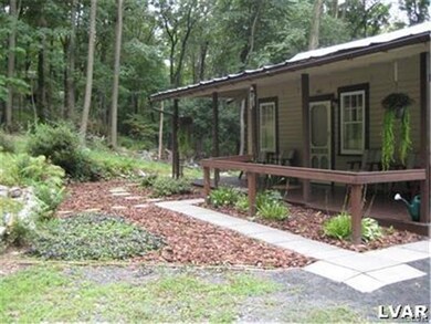 365 Stoneridge Rd, Emmaus, PA 18049 - photo 3