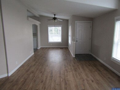 5064 Briarwood (#18) Cl unit 18, Keizer, OR 97303 - photo 3