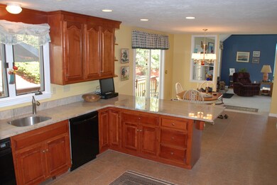 11 Kendall Dr, Northborough, MA 01532 - photo 4