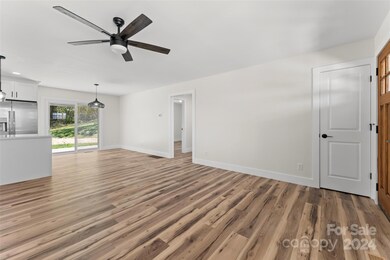 126 Max View Dr unit 4, Leicester, NC 28748 - photo 4