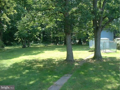 223 S Marlyn Ave, Essex, MD 21221 - photo 3