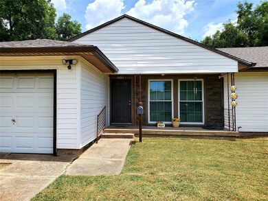 1021 Ralph St, Grand Prairie, TX 75051 - photo 4