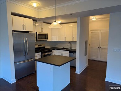 2001 Hudson Terrace unit 305, Fort Lee, NJ 07024 - photo 3
