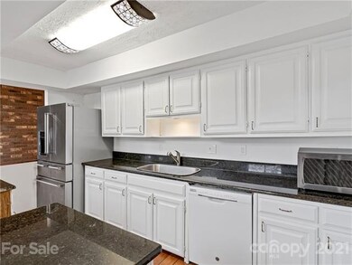 224 W Wynnbrook Dr, Hendersonville, NC 28792 - photo 5