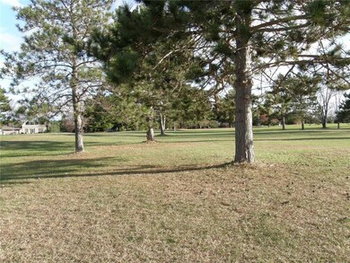 On-lot view looking toward the fairway