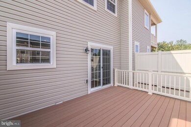 11374 Sandhurst Place, White Plains, MD 20695 - photo 2