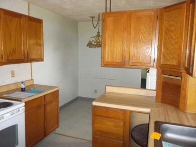 5531 Newport Ct, Columbus, OH 43232 - photo 2