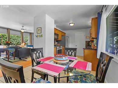 1545 SE 129th Ave, Portland, OR 97233 - photo 3