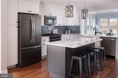 303 Callender Ln, Wallingford, PA 19086 - photo 3