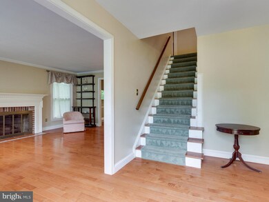 12731 Marboro Ln, Fairfax, VA 22033 - photo 6