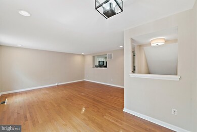 17004 Point Pleasant Ln, Dumfries, VA 22026 - photo 6