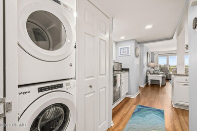 Entry Hallway/Laundry Closet