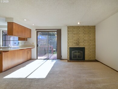 2182 Marlow Ln, Eugene, OR 97401 - photo 6