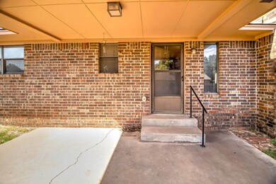 1922 Green Briar Cir, Duncan, OK 73533 - photo 2