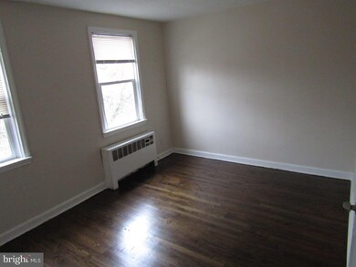 1046 Ellicott Driveway, Baltimore, MD 21216 - photo 3