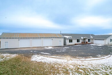 4446 Northwest Way, Redmond, OR 97756 - photo 3