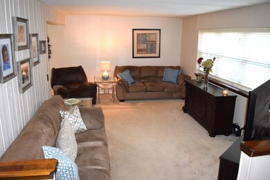 491 Willow Rd E, Staten Island, NY 10314 - photo 3