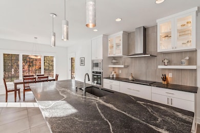 W339S271 Foxtail Ct, Delafield, WI 53018 - photo 6