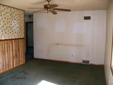 627 Savannah Dr, Columbus, OH 43228 - photo 2