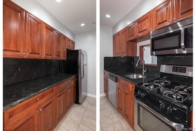 447 Lake Pointe Dr, Middle Island, NY 11953 - photo 2