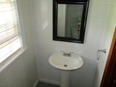 305 W Catharine St, Milford, PA 18337 - photo 7