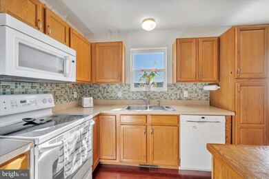 433 E 4th St, Bernville, PA 19506 - photo 3