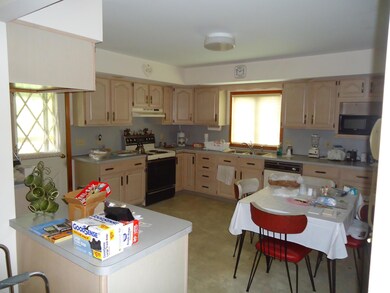 1442 W Locust St, Scranton, PA 18504 - photo 6