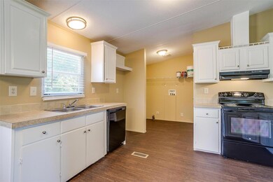 290 Prairie Ln, Azle, TX 76020 - photo 2