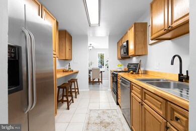 509 Florida Ave unit T4, Herndon, VA 20170 - photo 2