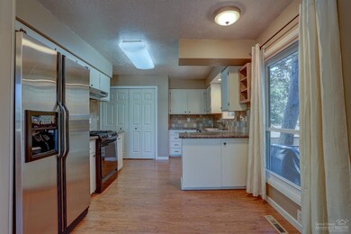 1529 SE Ramsay Rd, Bend, OR 97702 - photo 5