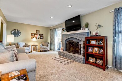 413 N Washington St, Raymore, MO 64083 - photo 6