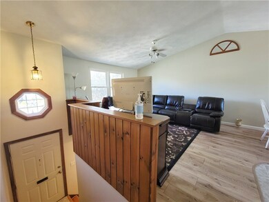 638 Oakland Beach Ave, Warwick, RI 02889 - photo 6