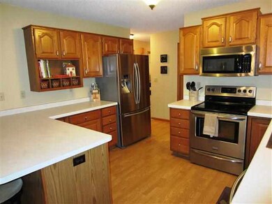 3671 Gray Log Ln, Stevens Point, WI 54482 - photo 5