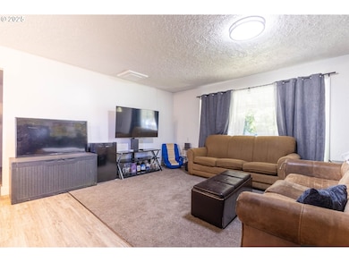 1009 13th St, La Grande, OR 97850 - photo 3