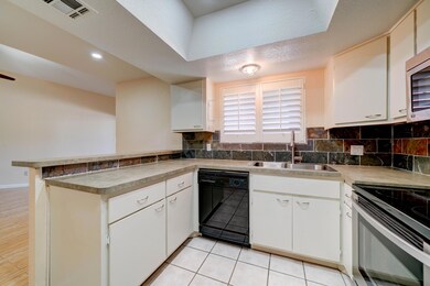 1402 S Jentilly-14