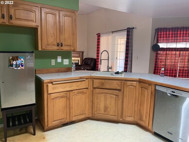 1855 E Sixth Ave, Sutherlin, OR 97479 - photo 7