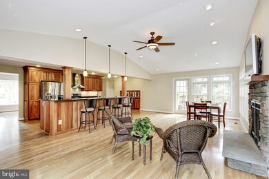 9521 Jomar Dr, Fairfax, VA 22032 - photo 3