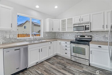 9989 Greenleaf Loop SE, Yelm, WA 98597 - photo 7